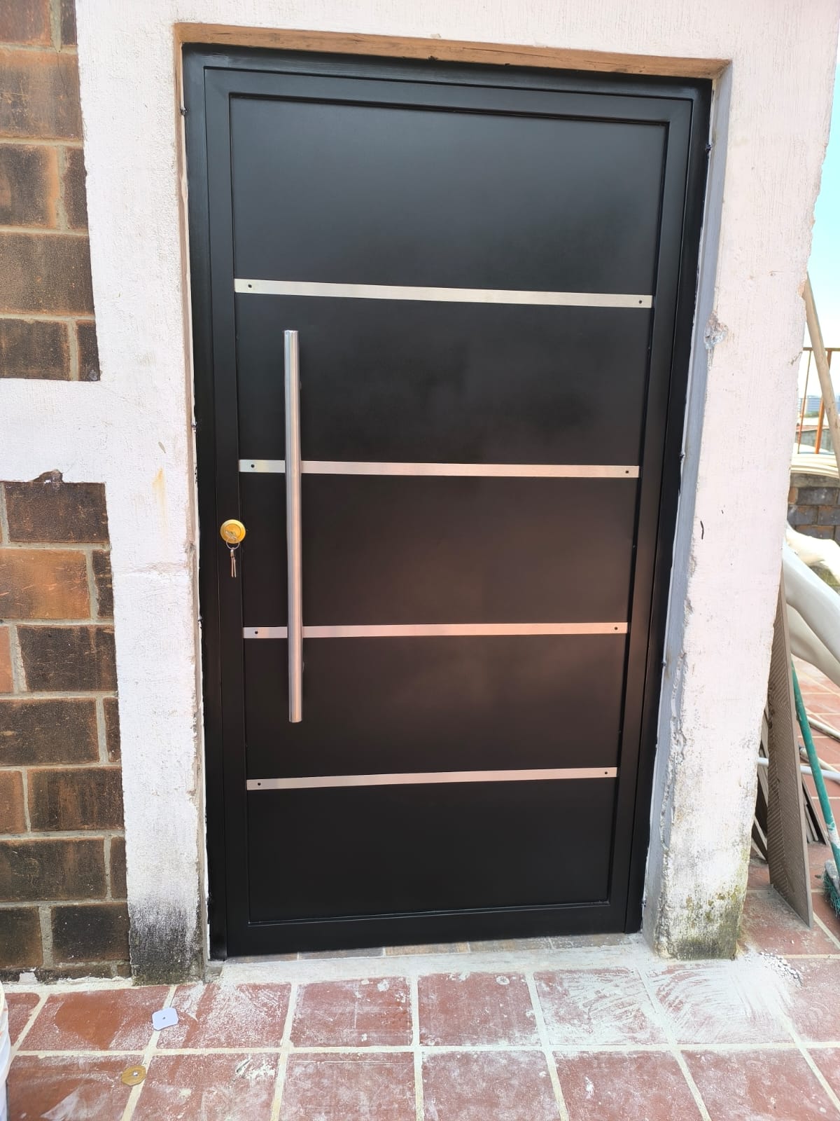 Diseño Minimalista Con Detalles en acero Inoxidable