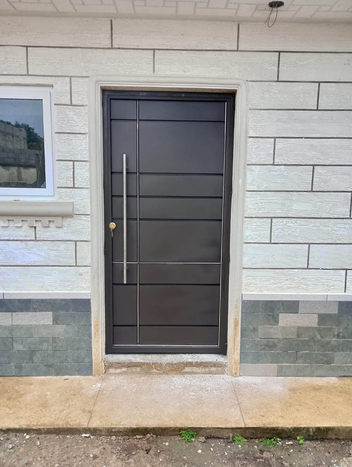 Diseño Minimalista Con Detalles en acero Inoxidable