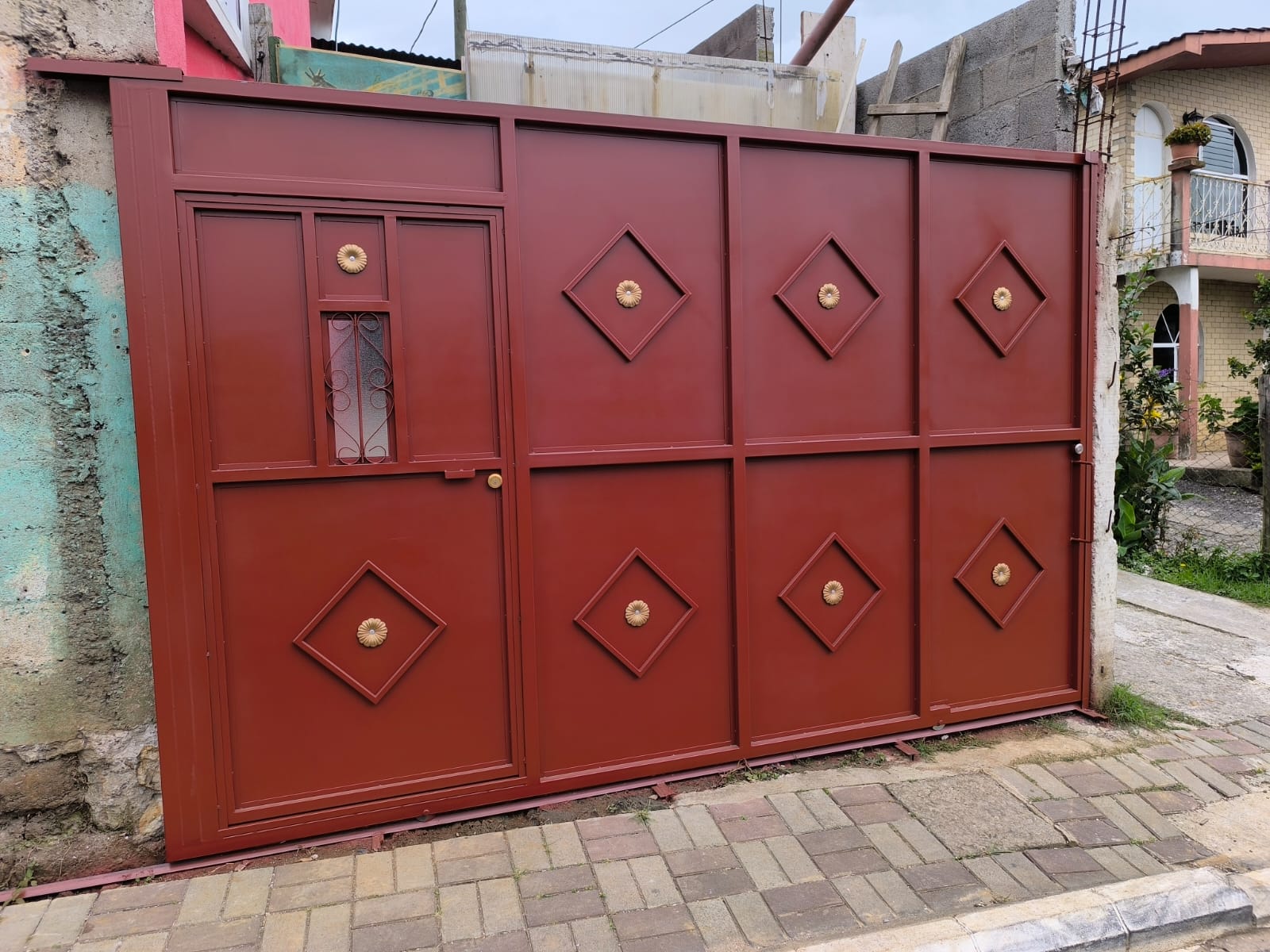 Diseño de Portón Metálico